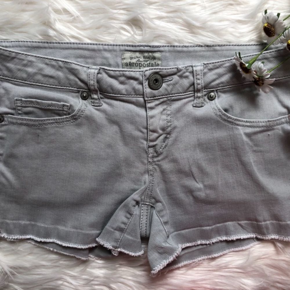AEROPOSTALE WOMEN SHORT SHORT SIZE 1/2